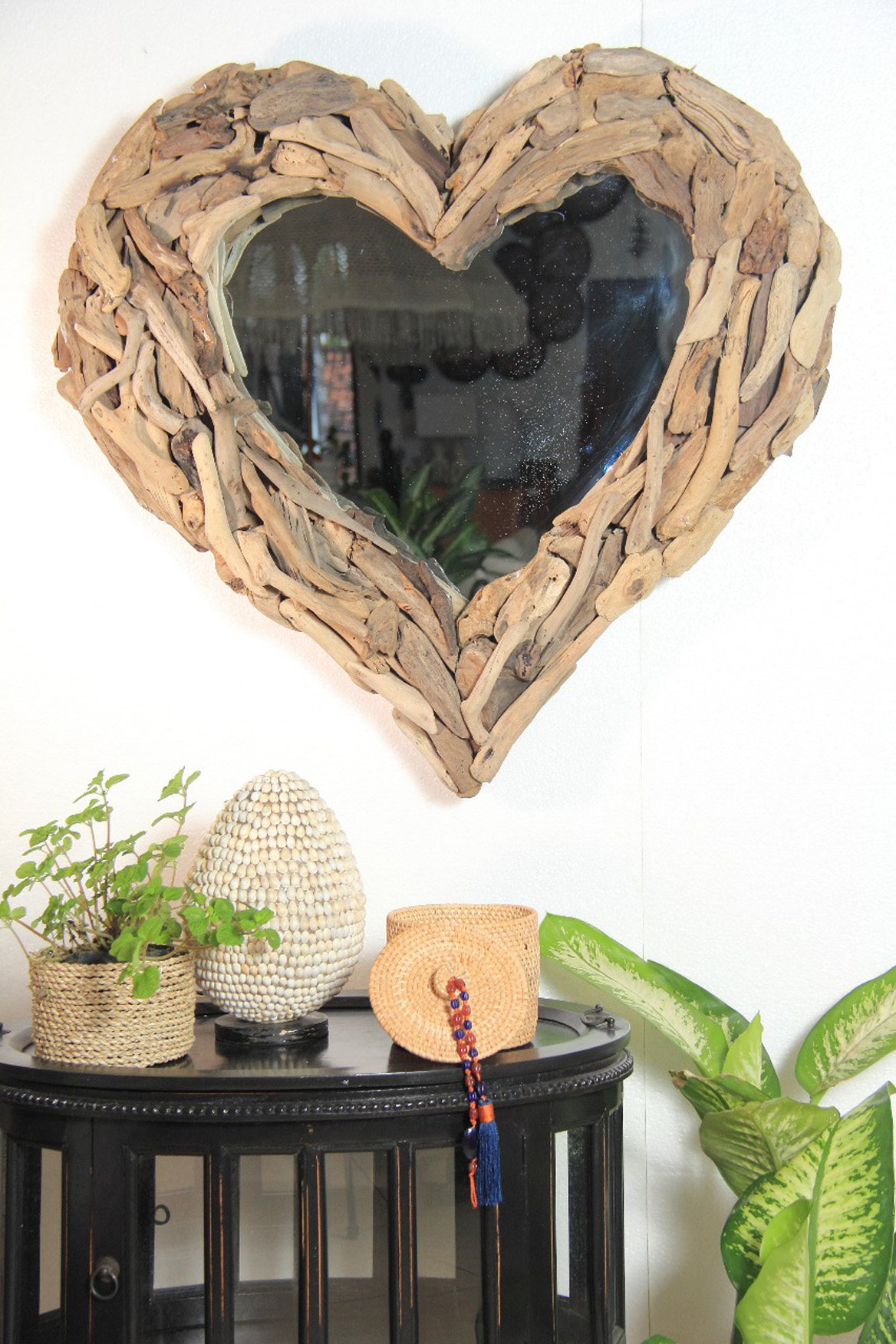 Spiegel in Herzform HEART | recyceltes Holz | 2 Größen